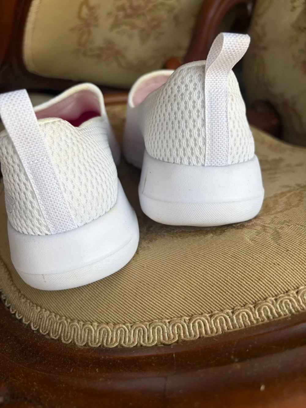 Skechers sleek slip